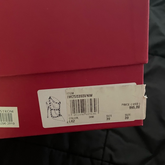 Valentino t strap caged Rockstud heels in ivory/blush - Picture 9 of 9